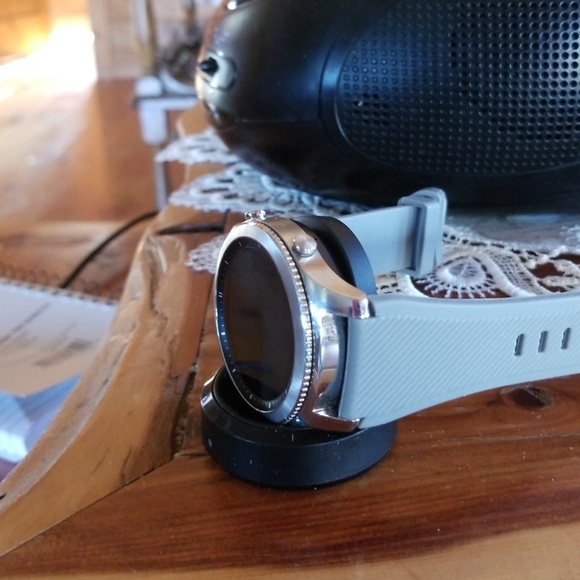 Samsung gear s3 classic - Picture 3 of 4